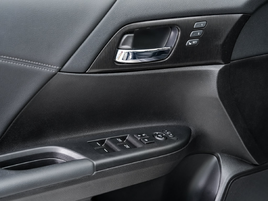 Used 2015 Honda Accord EX-L image 8