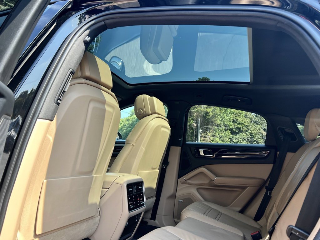 Used 2021 Porsche Cayenne Coupe image 45