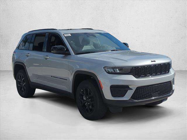 New 2025 Jeep Grand Cherokee Altitude image 6
