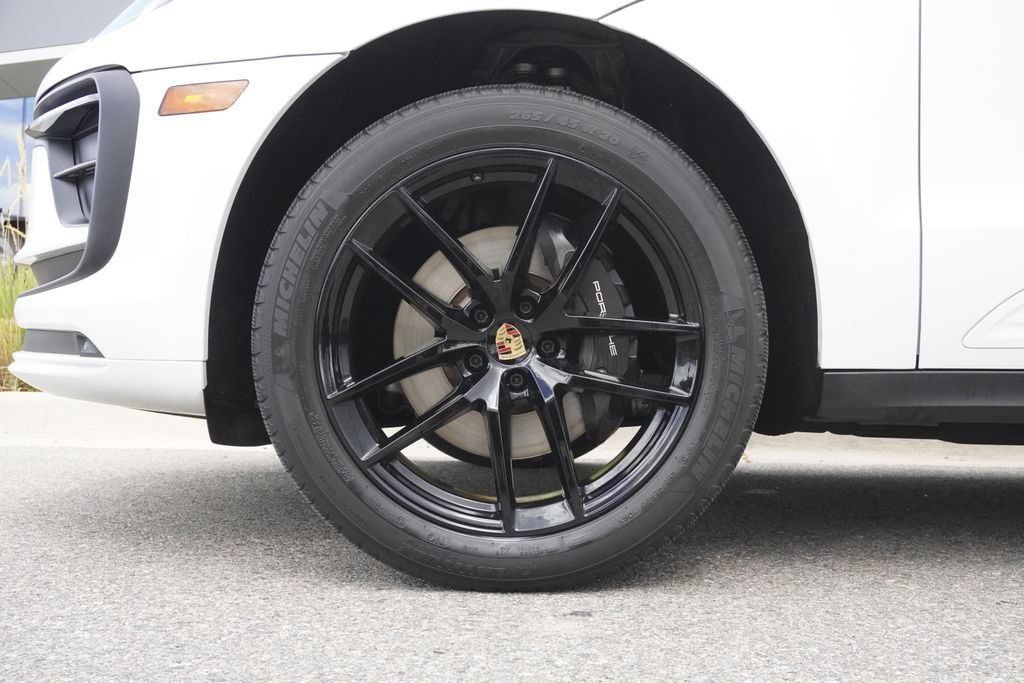 Used 2022 Porsche Macan AWD/4WD image 34