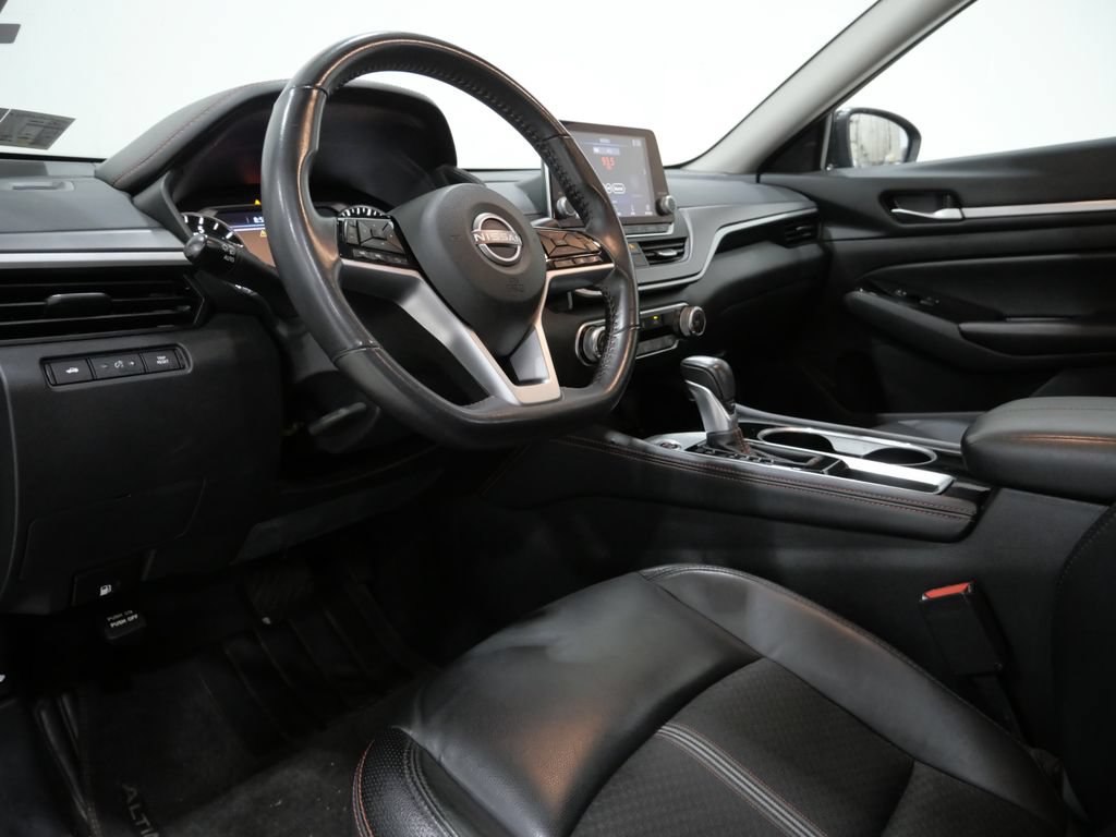 Used 2024 Nissan Altima 2.5 SR FWD image 10