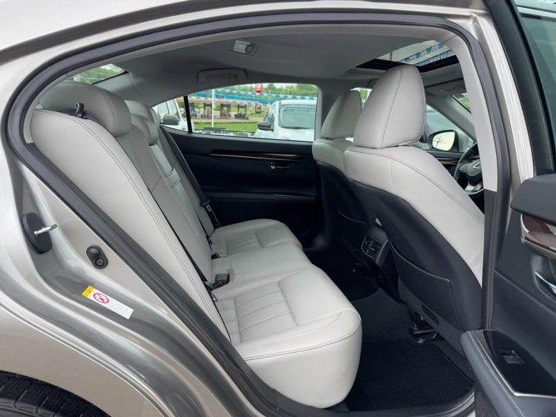 Used 2017 Lexus ES 350 w/ Luxury Package FWD image 9