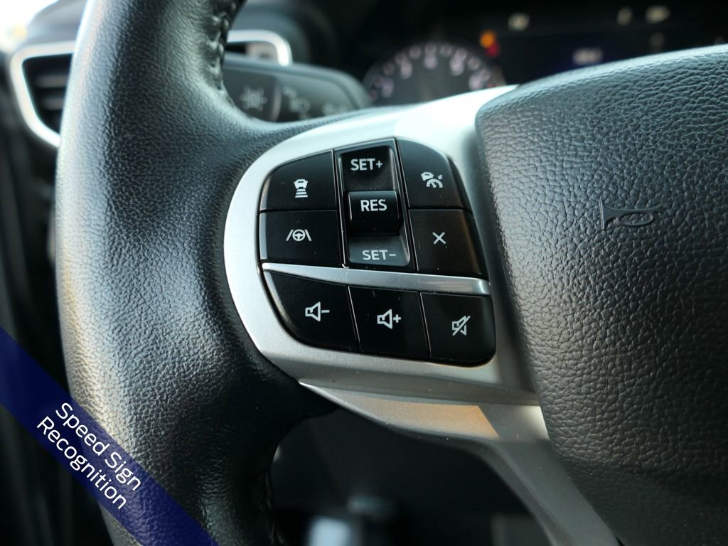 Used 2022 Ford Explorer XLT w/ Equipment Group 202A image 16