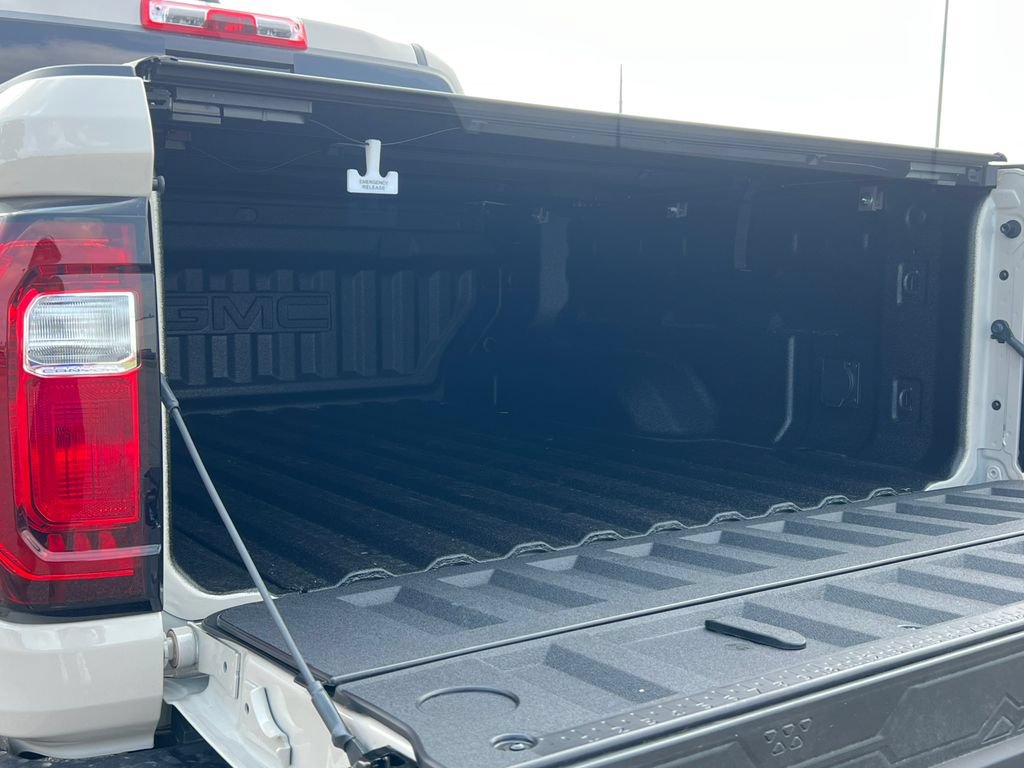 New 2026 GMC Canyon AT4 w/ Technology Plus Package AWD/4WD image 8