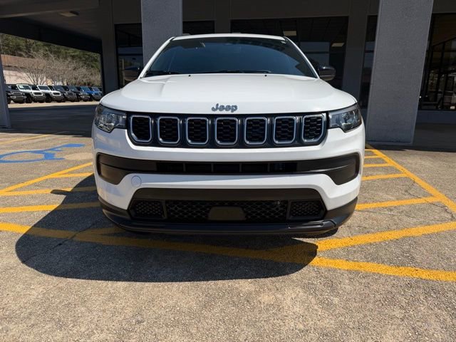 Used 2025 Jeep Compass Sport image 2