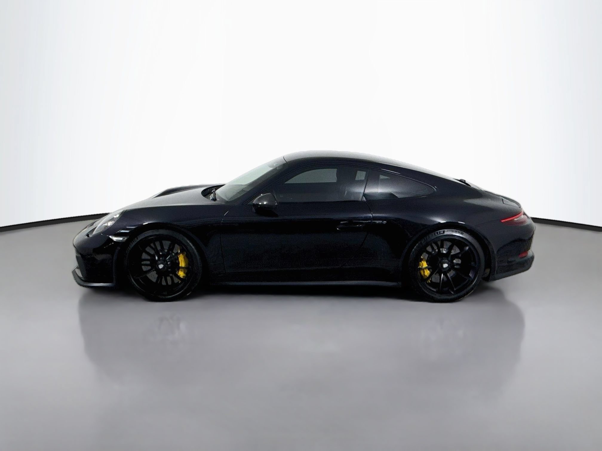 Certified 2019 Porsche 911 GT3 RWD image 2