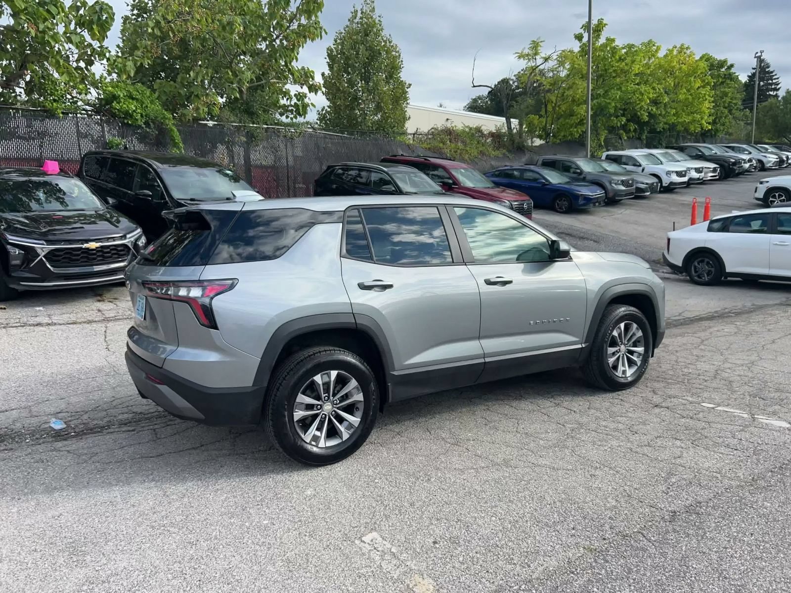 Used 2025 Chevrolet Equinox LT FWD image 14