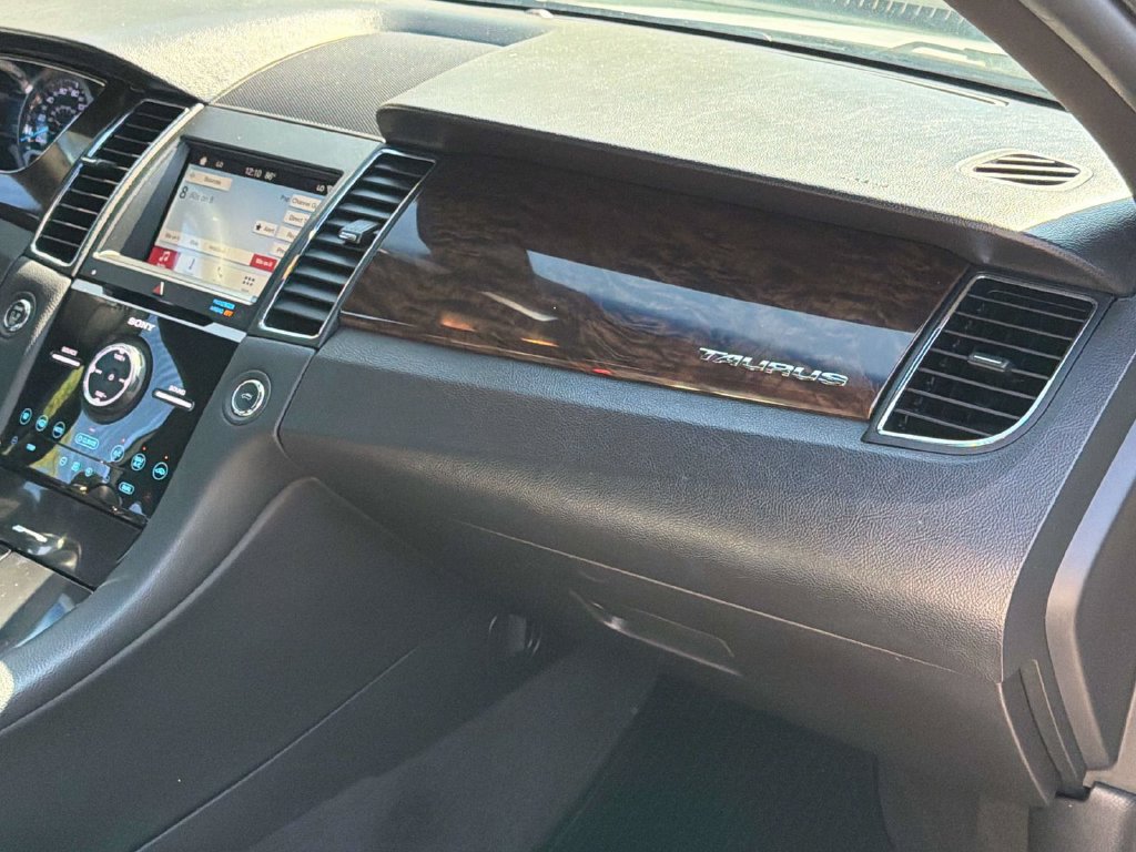 Used 2019 Ford Taurus Limited FWD image 24