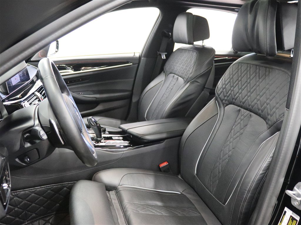 Used 2020 BMW M550i xDrive w/ Executive Package image 8