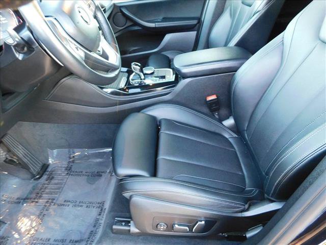 Used 2024 BMW X4 xDrive30i AWD/4WD image 23