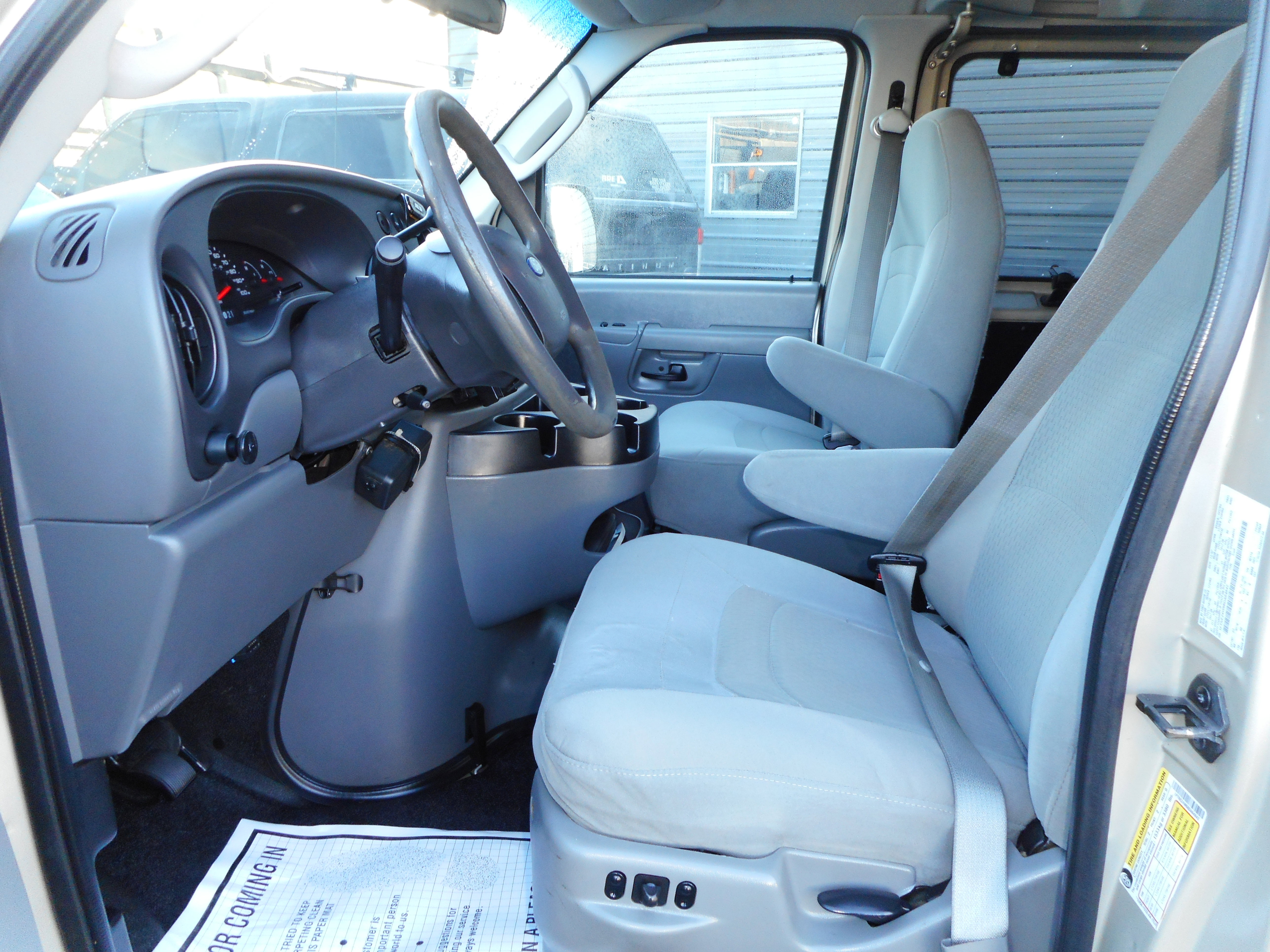 Used 2008 Ford E-250 and Econoline 250 RWD image 12