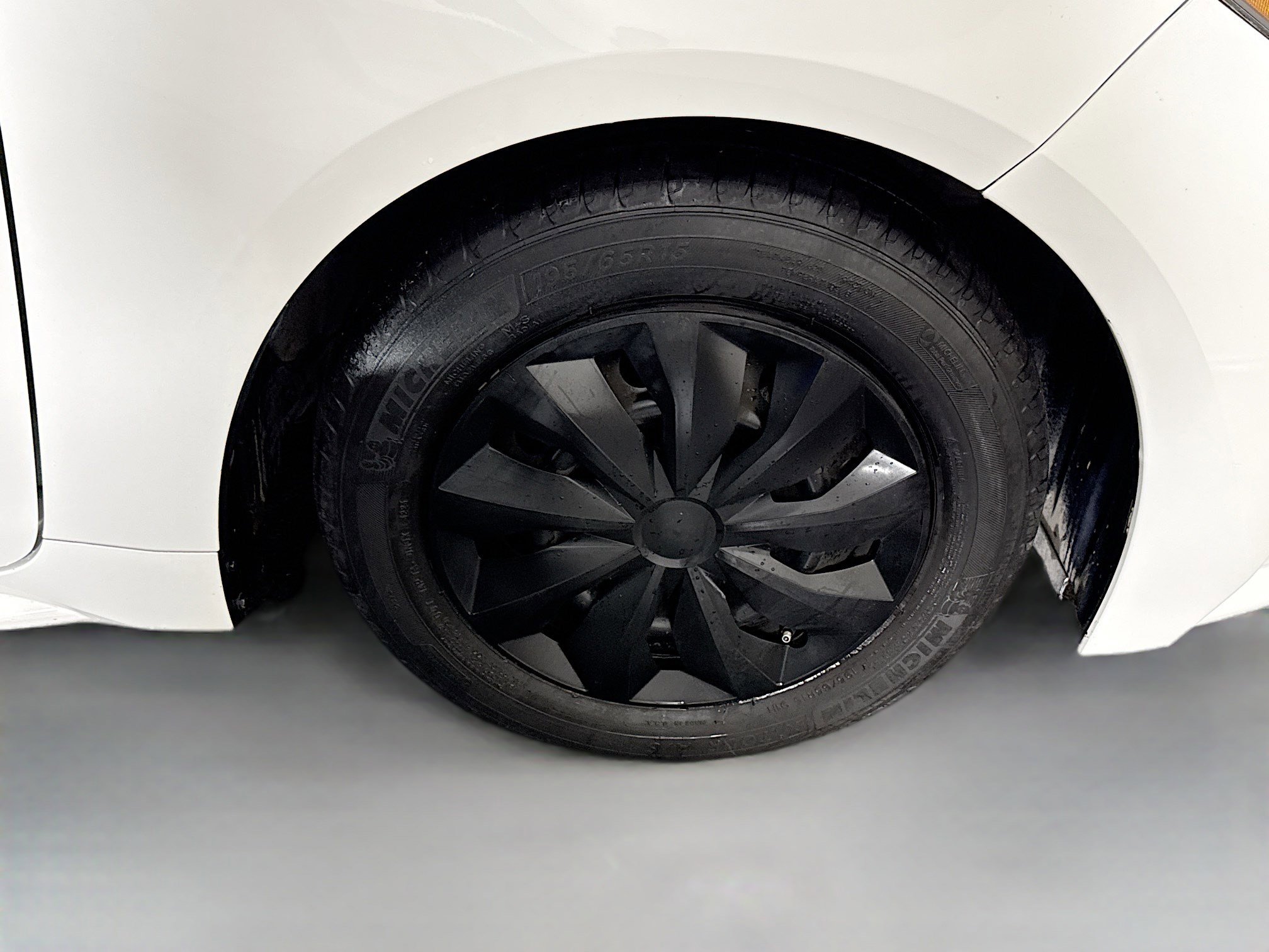 Used 2021 Toyota Corolla L FWD image 31