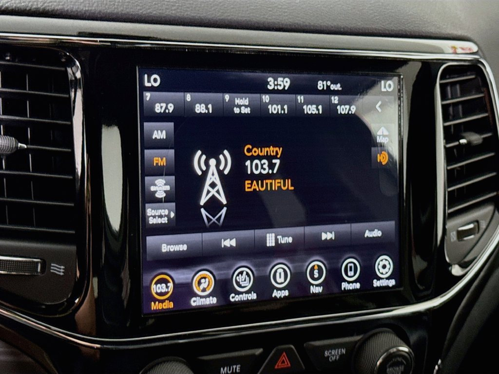 Used 2020 Jeep Grand Cherokee Altitude AWD/4WD image 8