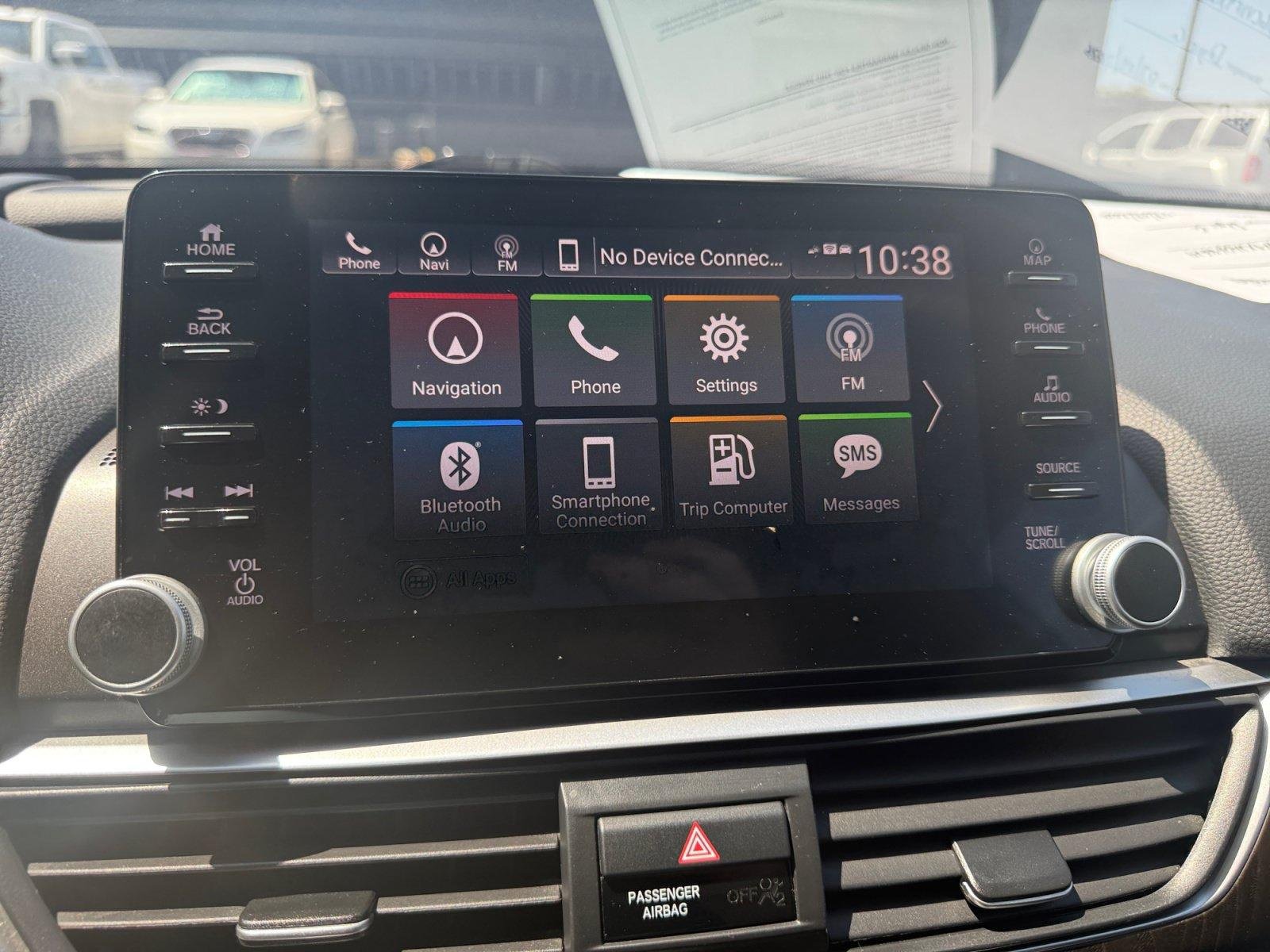 Used 2018 Honda Accord Touring image 10