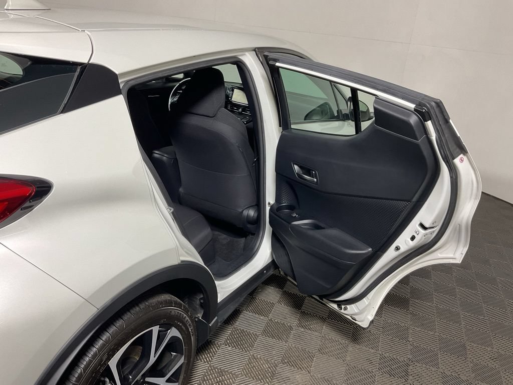 Used 2018 Toyota C-HR XLE FWD image 33