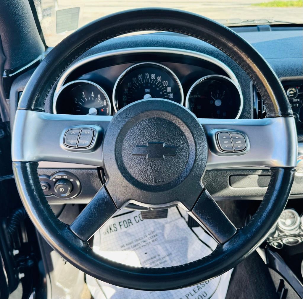 Used 2006 Chevrolet SSR w/ Preferred Equipment Group image 21