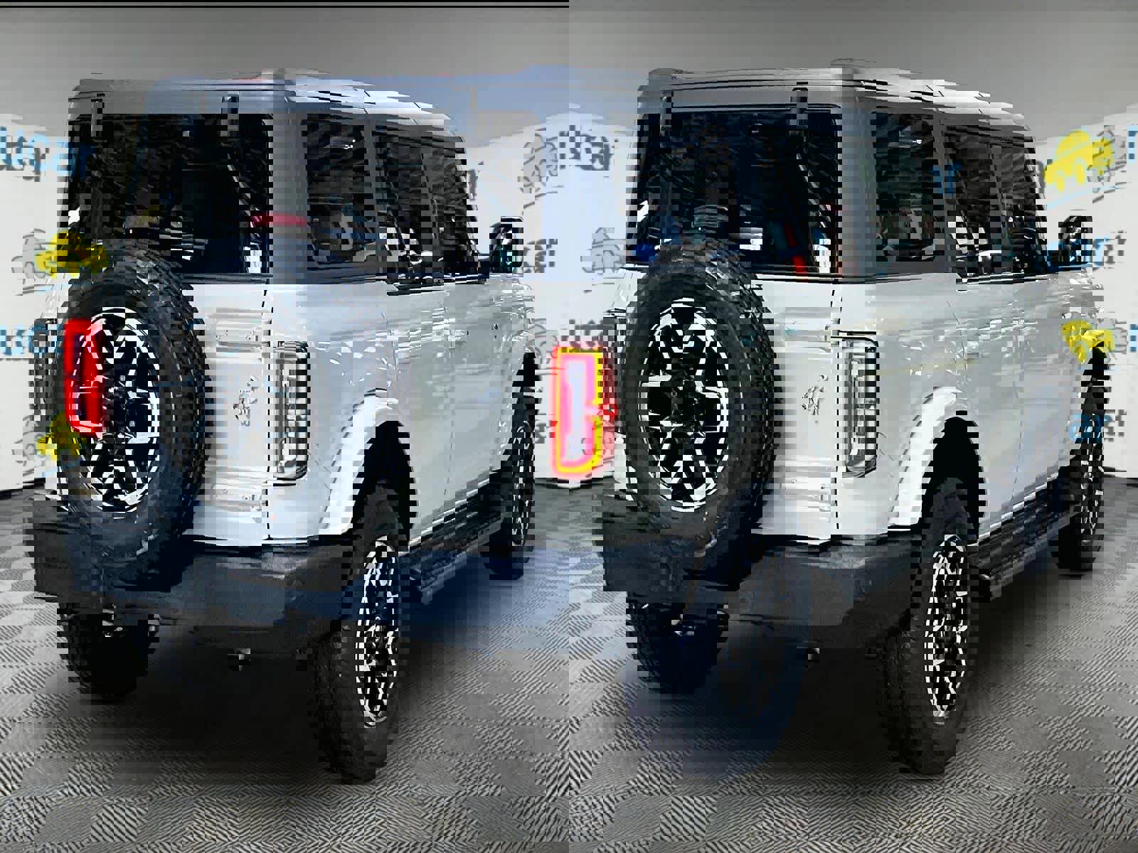 Used 2025 Ford Bronco Outer Banks image 6