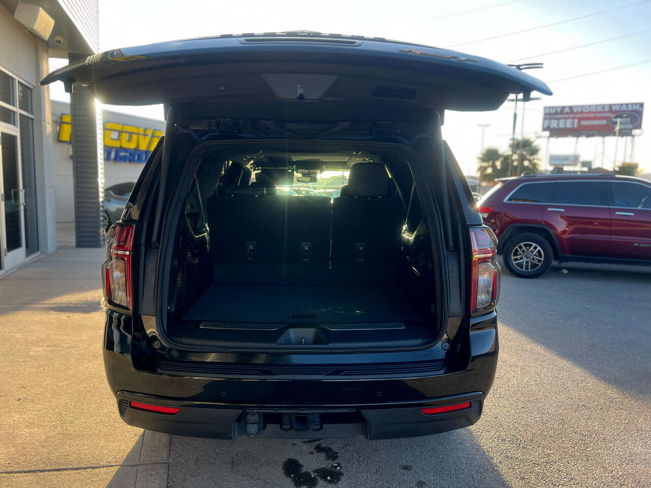 Used 2023 Chevrolet Suburban RST w/ Luxury Package image 7