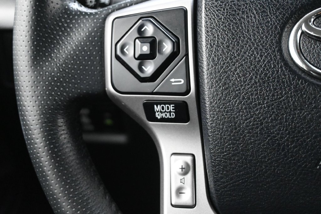 Used 2018 Toyota 4Runner Limited AWD/4WD image 7