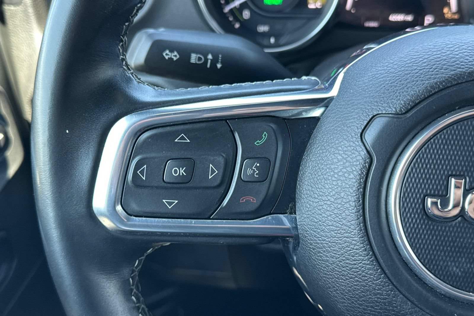 Used 2022 Jeep Wrangler Unlimited Sahara AWD/4WD image 31