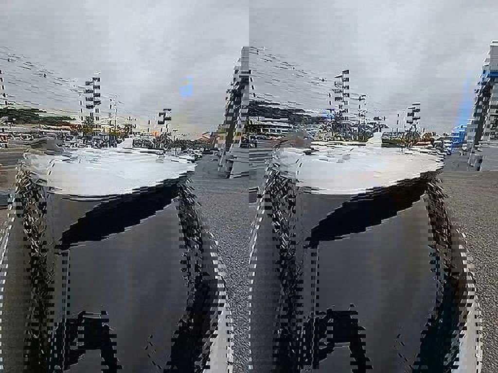 Used 2023 Chevrolet Traverse LT image 64