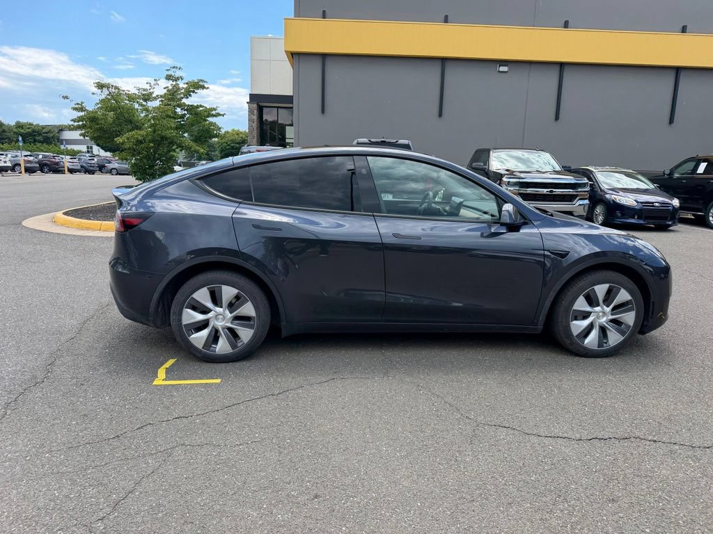 Used 2024 Tesla Model Y Long Range AWD/4WD image 8