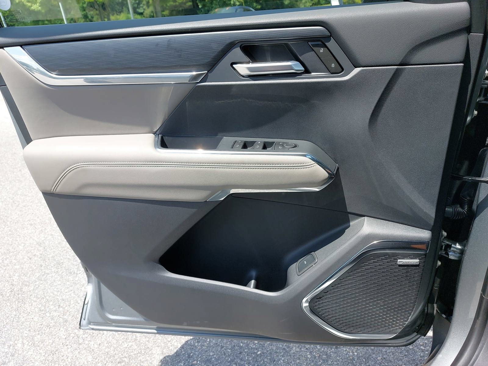 New 2025 GMC Acadia Elevation FWD image 29