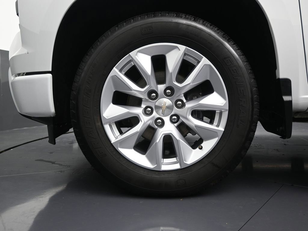 Used 2024 Chevrolet Silverado 1500 Custom image 10