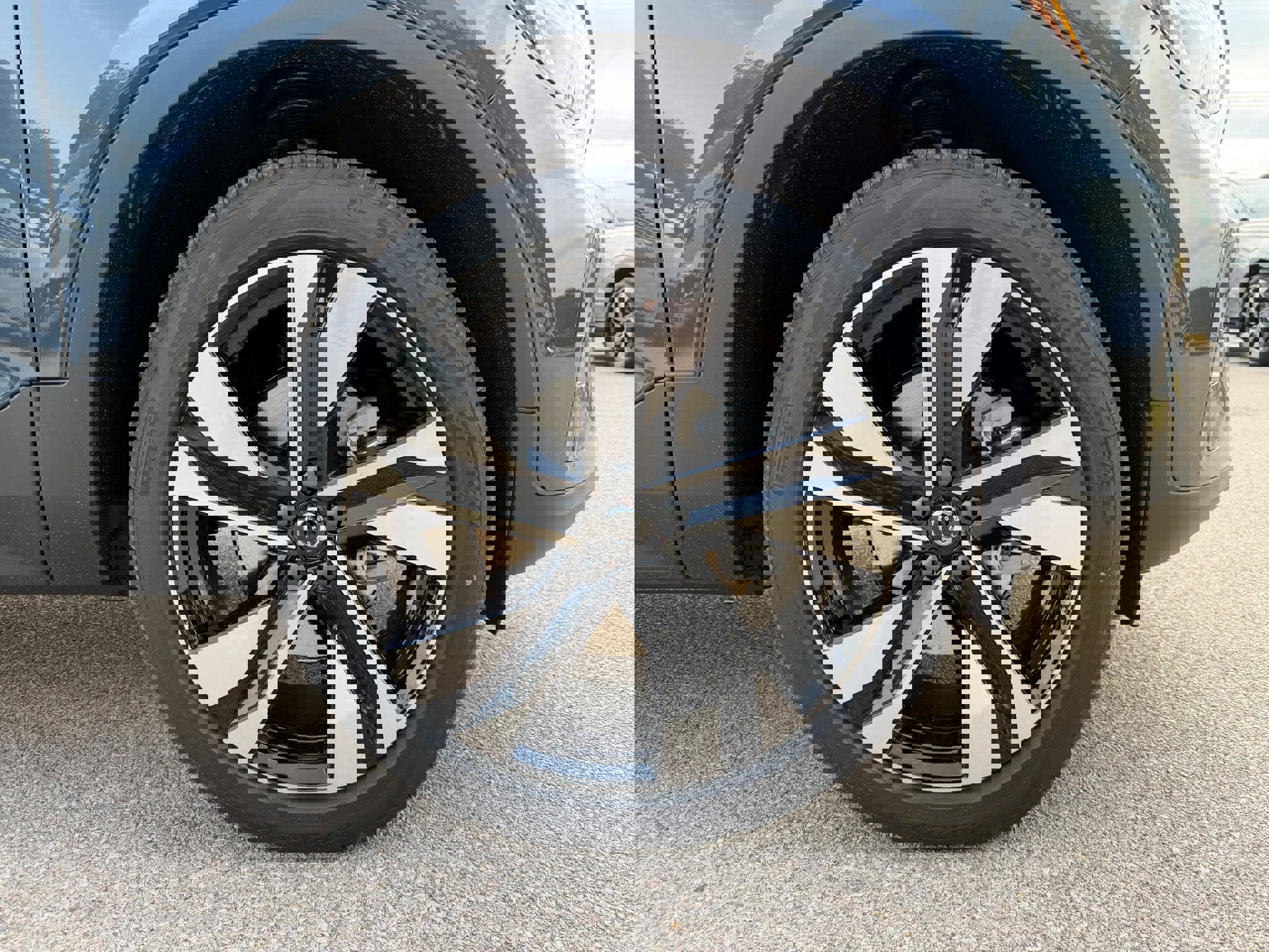 New 2026 Volvo XC40 B5 Plus w/ Climate Package image 7