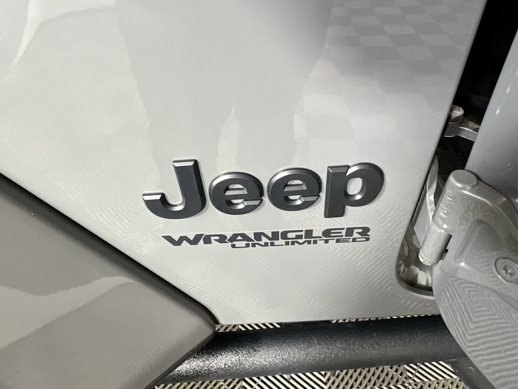 Used 2020 Jeep Wrangler Unlimited Sahara image 29