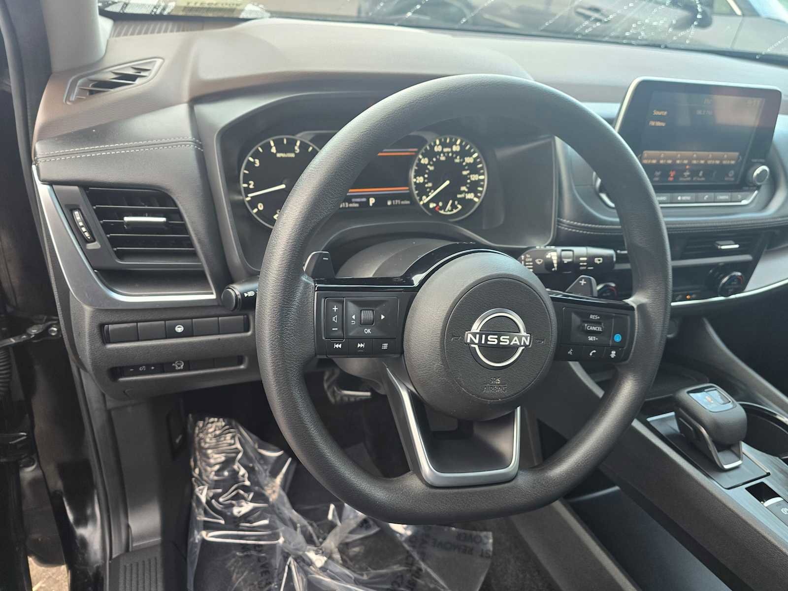 Used 2023 Nissan Rogue SV image 25