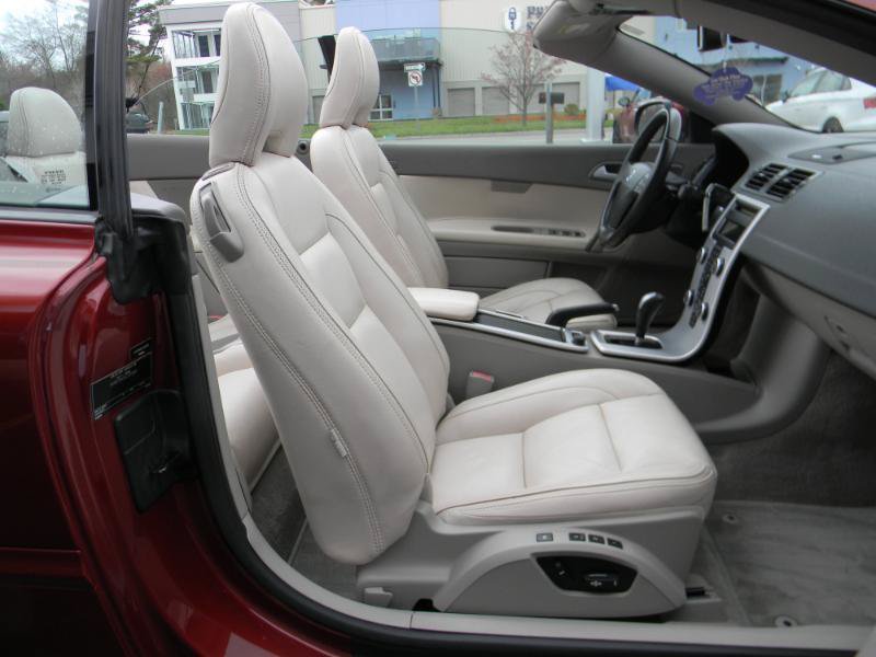 Used 2012 Volvo C70 T5 w/ Climate Pkg FWD image 16