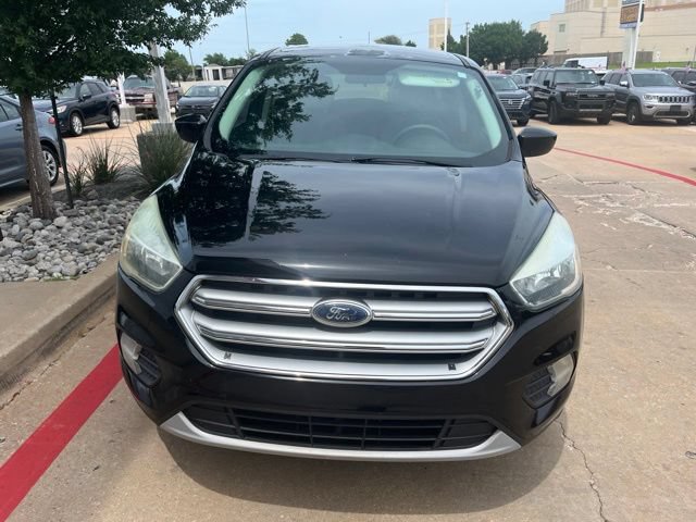 Used 2017 Ford Escape SE FWD image 2