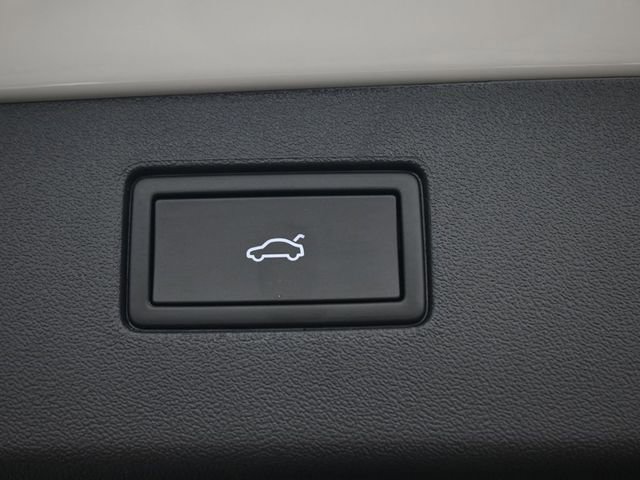 New 2026 Volkswagen Tiguan SE R-Line image 16