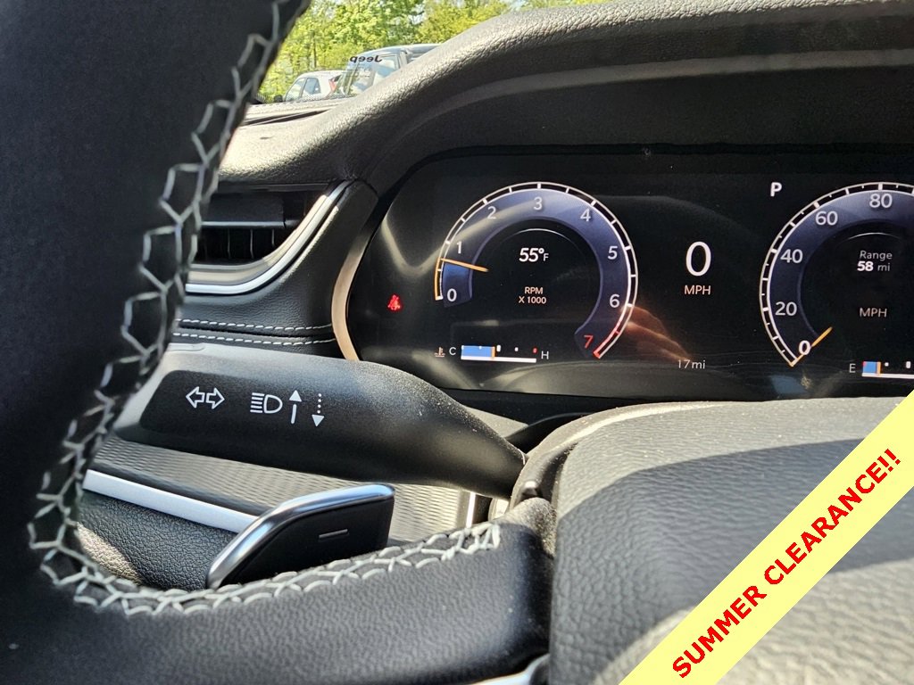 New 2025 Jeep Grand Cherokee L Altitude image 19