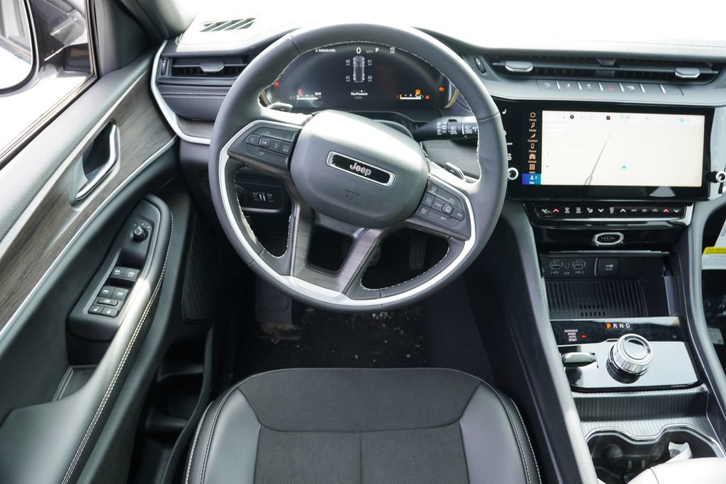 New 2026 Jeep Grand Cherokee Altitude AWD/4WD image 15