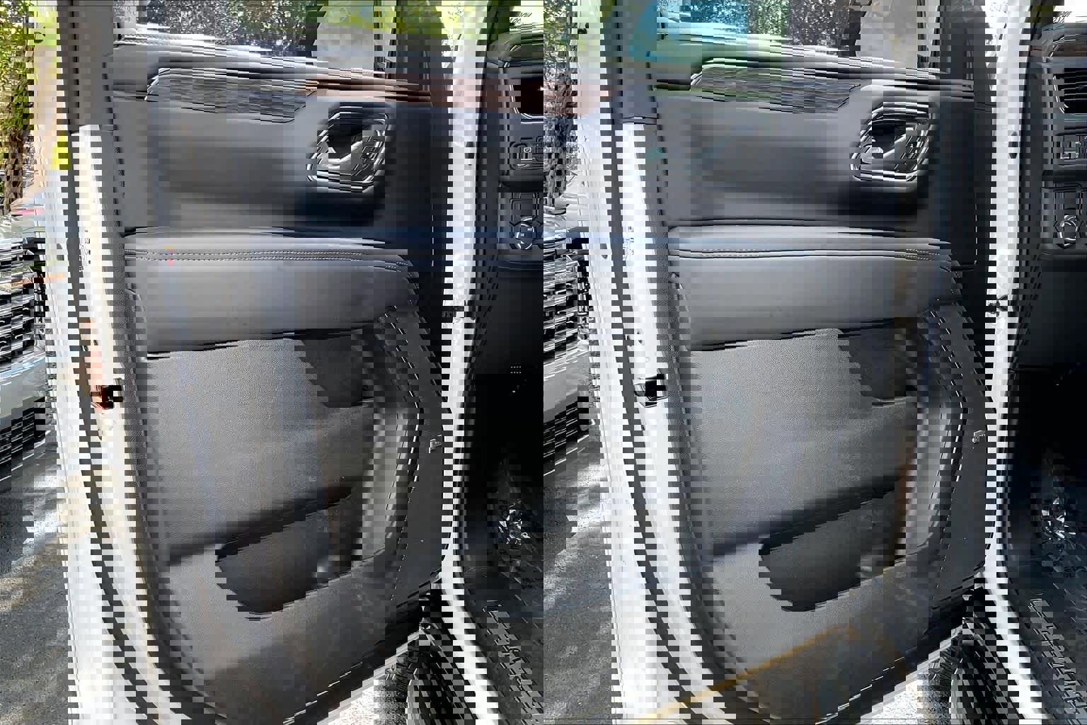 Used 2022 Chevrolet Suburban LT w/ Luxury Package image 22