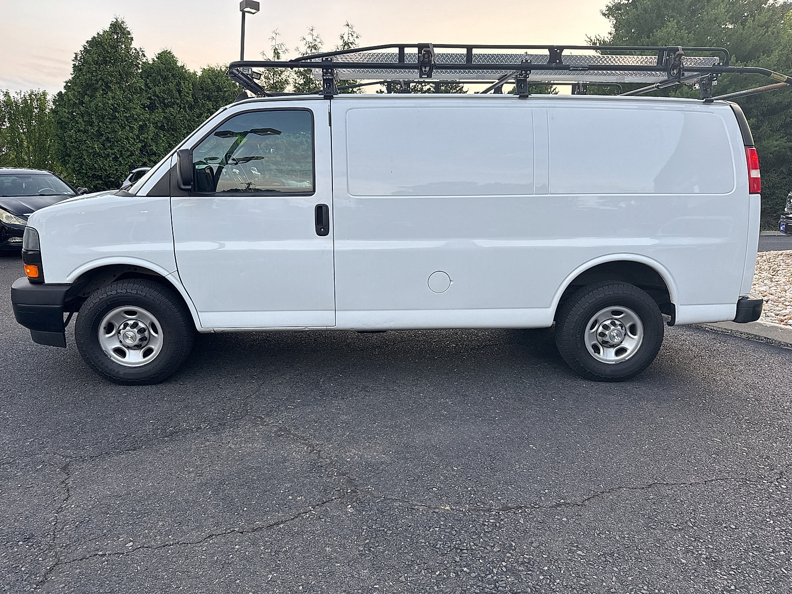 Used 2021 Chevrolet Express 2500 w/ Driver Convenience Package RWD image 4