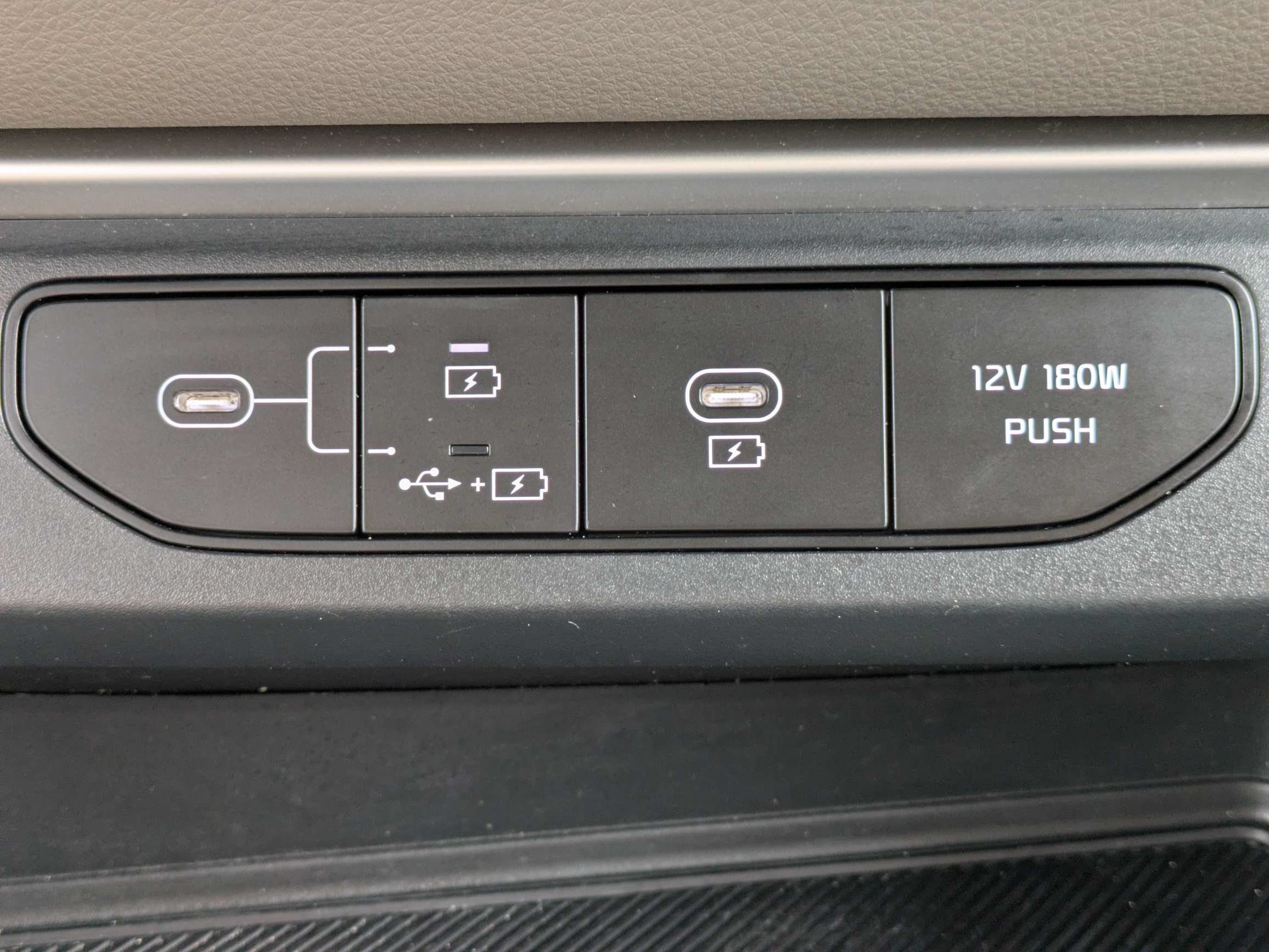 Certified 2026 Kia Carnival LXS FWD image 27