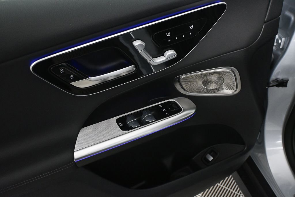 Certified 2025 Mercedes-Benz GLC 300 image 8