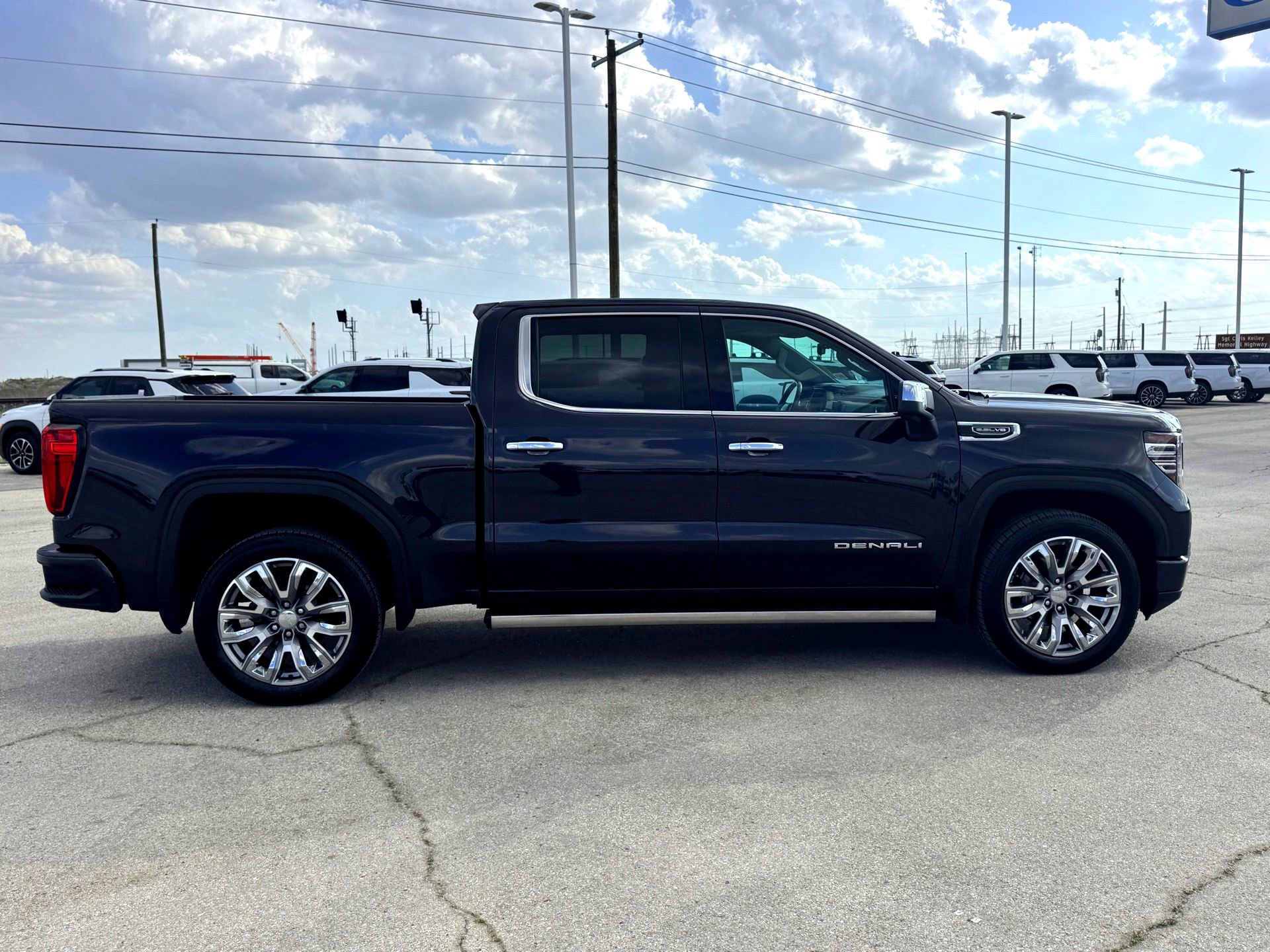 Used 2024 GMC Sierra 1500 Denali w/ Denali Reserve Package AWD/4WD image 6