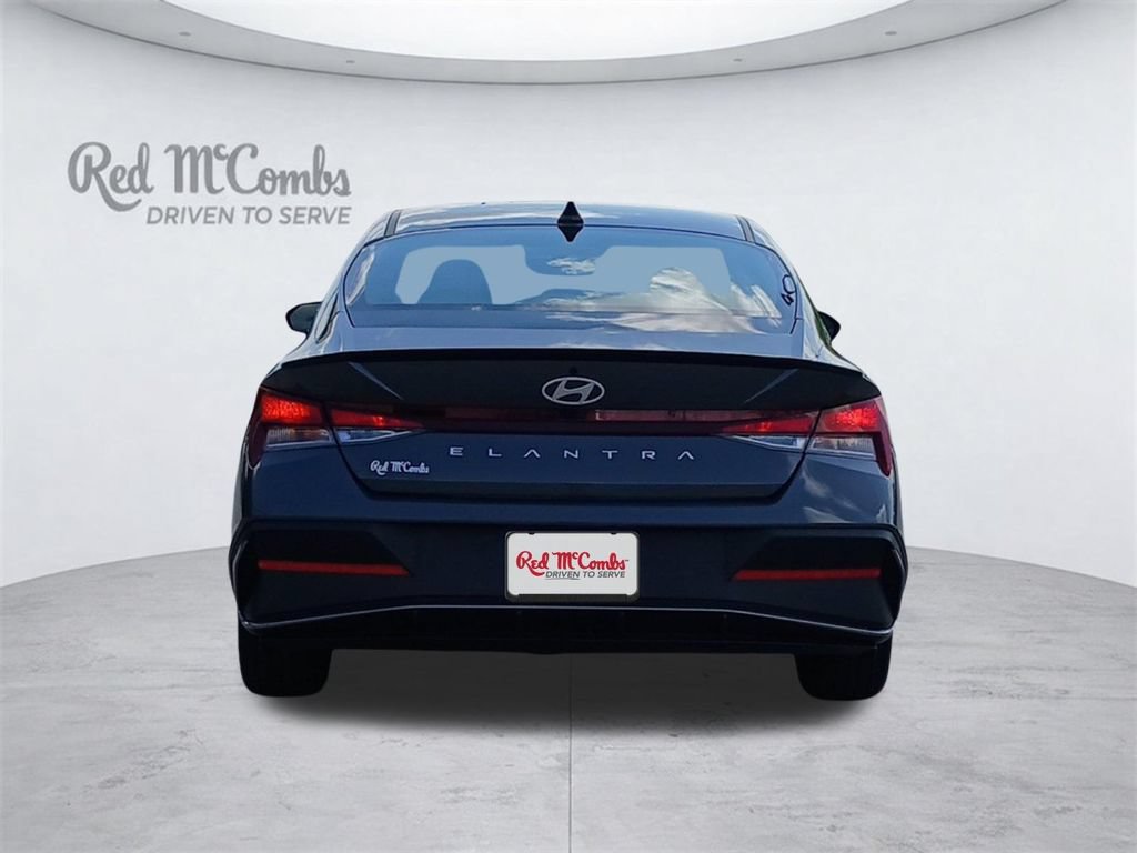 Used 2025 Hyundai Elantra Sport FWD image 7