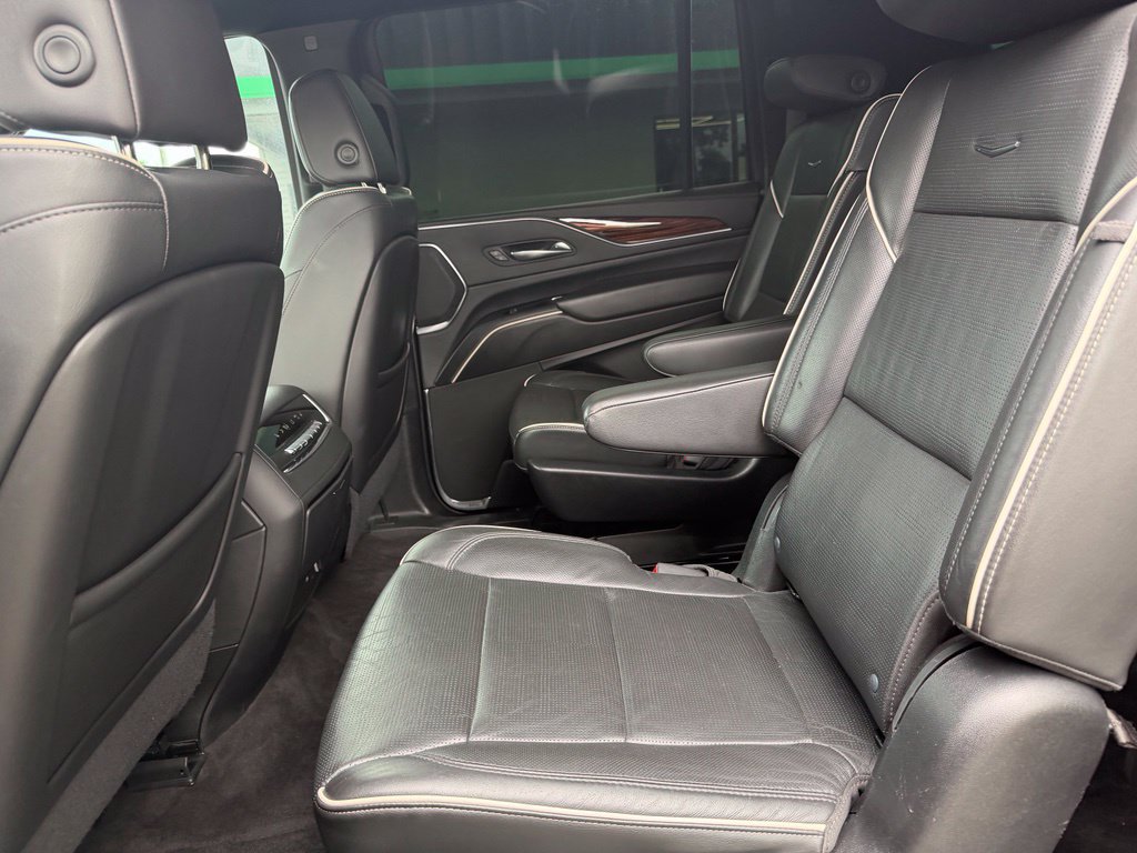 Used 2023 Cadillac Escalade ESV Premium Luxury AWD/4WD image 15