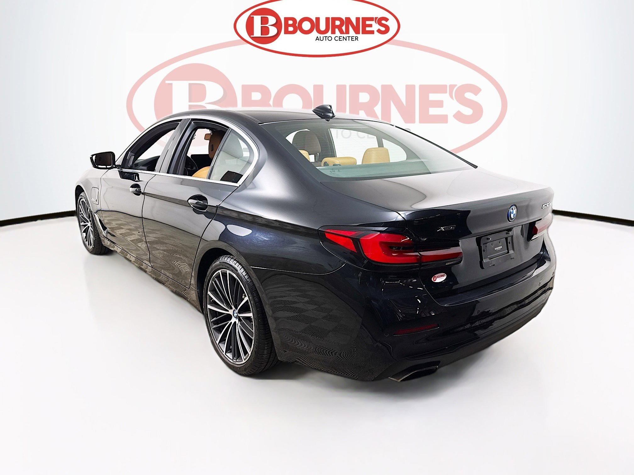 Used 2023 BMW 530e xDrive w/ Premium Package image 10