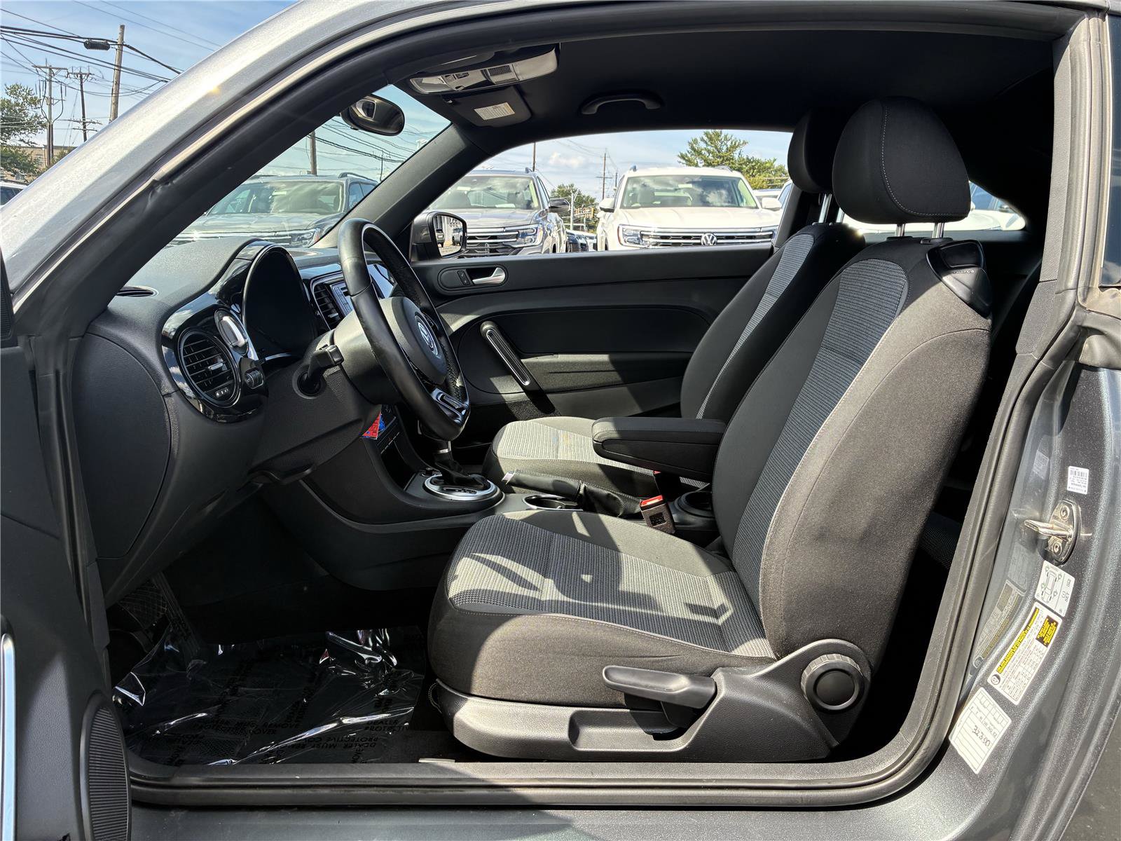 Used 2019 Volkswagen Beetle 2.0T S FWD image 19