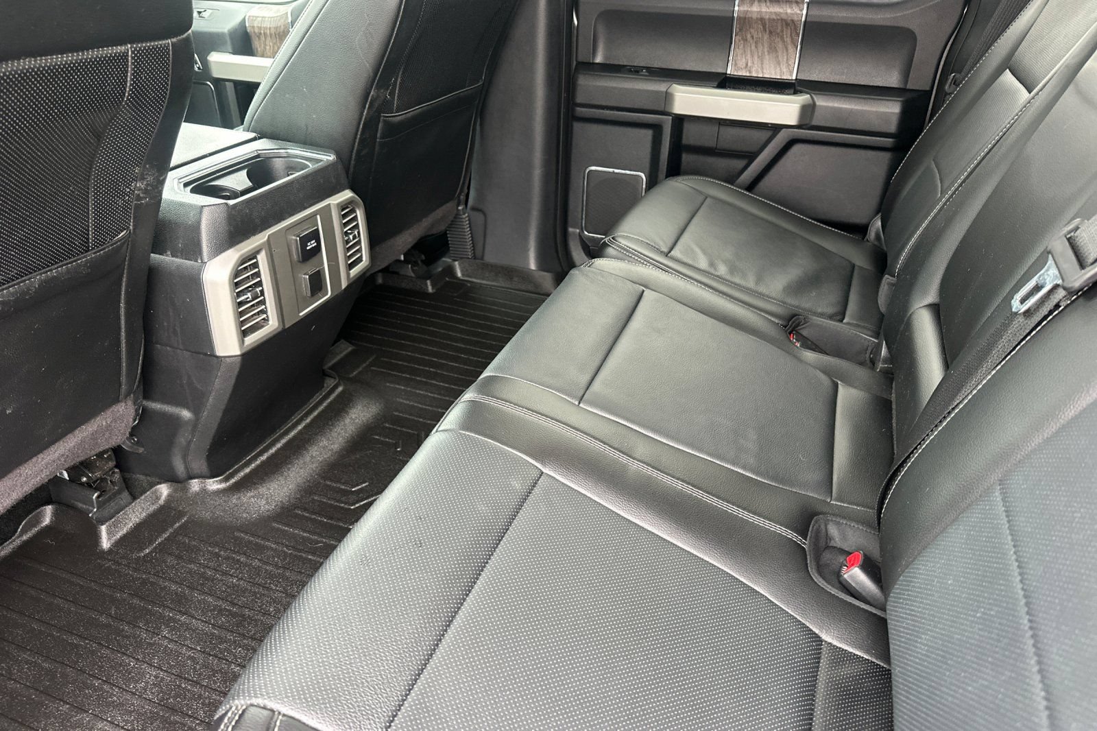 Used 2017 Ford F250 Lariat w/ Lariat Value Package AWD/4WD image 13