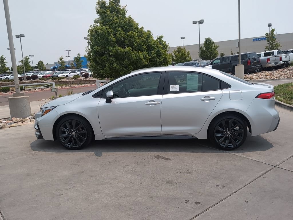Used 2026 Toyota Corolla SE FWD image 4