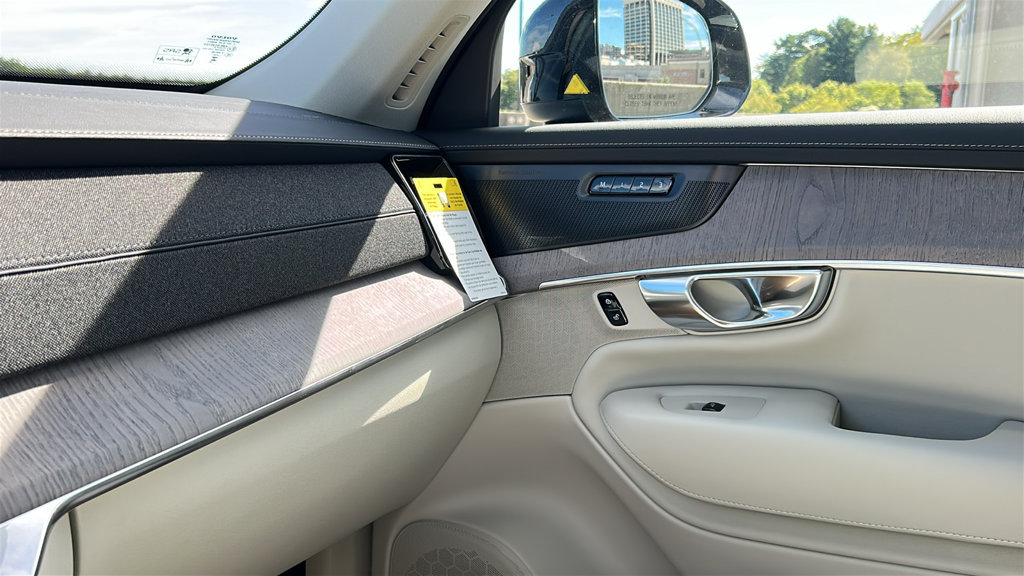 New 2027 Volvo XC90 T8 Ultra AWD/4WD image 17