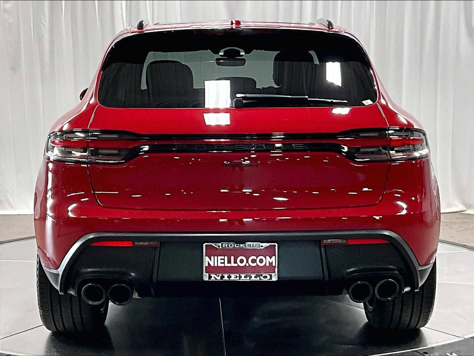 Used 2025 Porsche Macan image 8