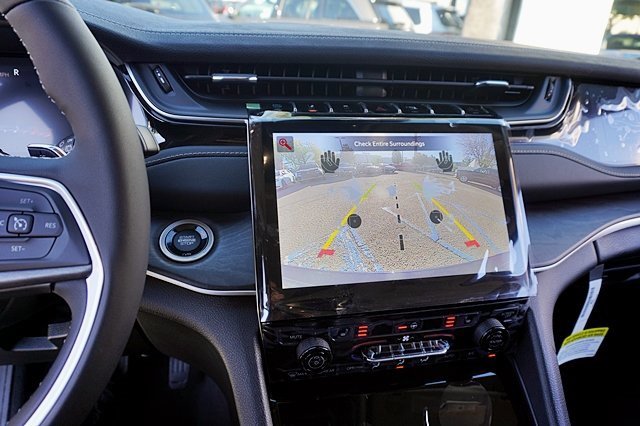 New 2023 Jeep Grand Cherokee Limited 4xe image 36